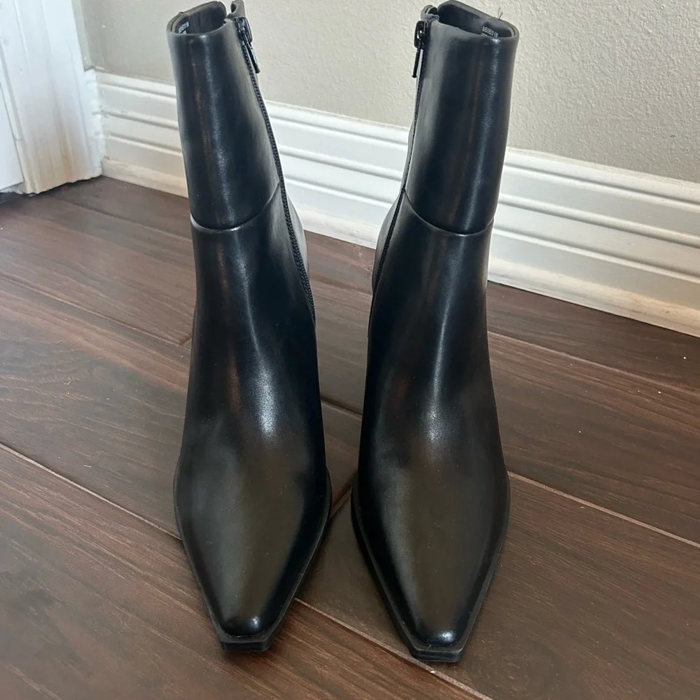 NEW‎ Steve Madden Silvee Black Leather Snip Toe Block Heel Side Zip Boots 9.5